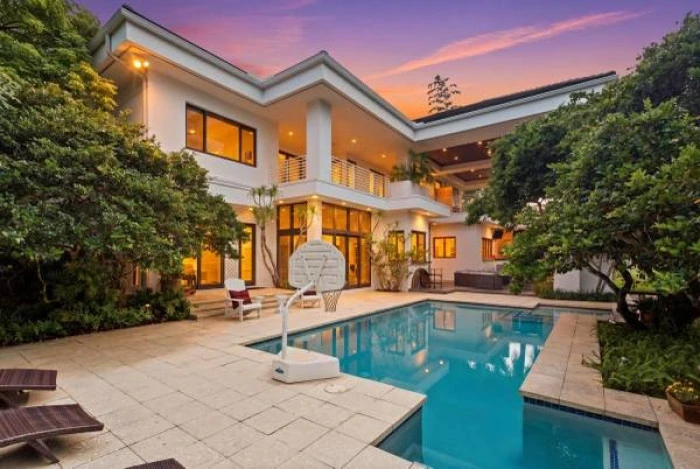 G&ouml;l Kenarı Cooper City 6 Odalı Malikane  2.995.000 $