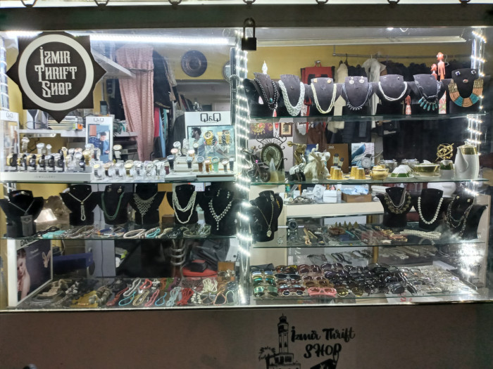 Gümrük Malları Dükkan Devren Kiralıktır