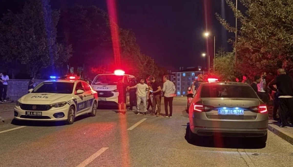 15 Yaşında 3 Arkadaşını Bı&ccedil;akladı