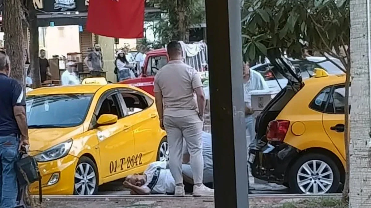 2 Taksi Şoförünü Ayaklarından urdu