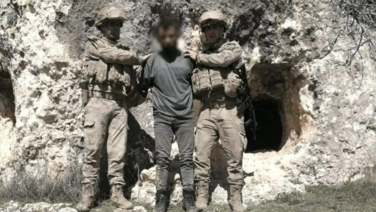 3 Akrabasını Öldüren Şüpheli Mağarada Yakalandı