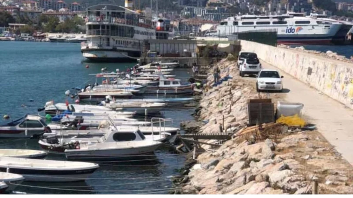 5 Yaşındaki Oğlu İle Denize Atladı