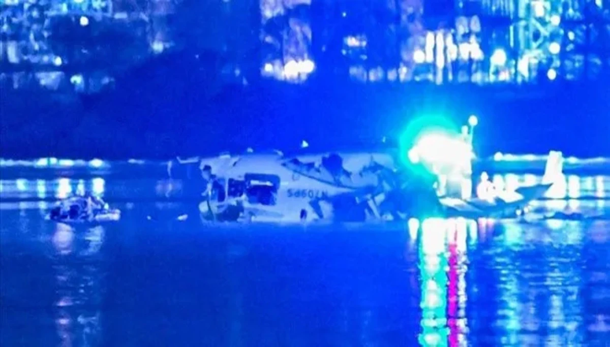 6 Kişilik Uçak Denize Düştü