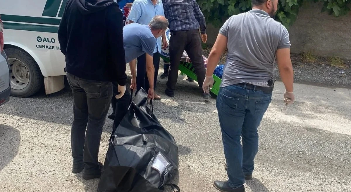 Annesini Önce Dövdü Sonra Boğarak Öldürdü