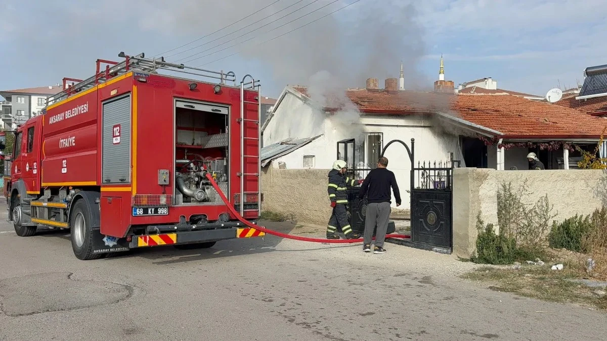 Annesinin Evini Ateşe Verdi
