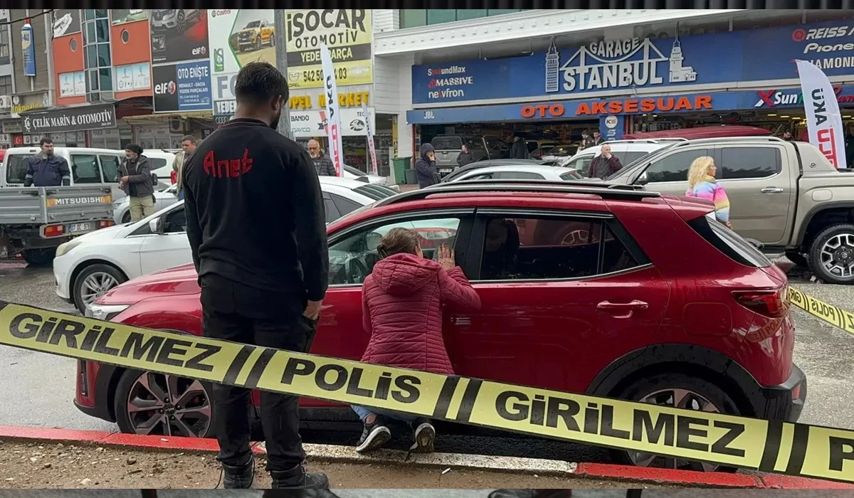 Aracın i&ccedil;inde ş&uuml;pheli &ouml;l&uuml;m! 