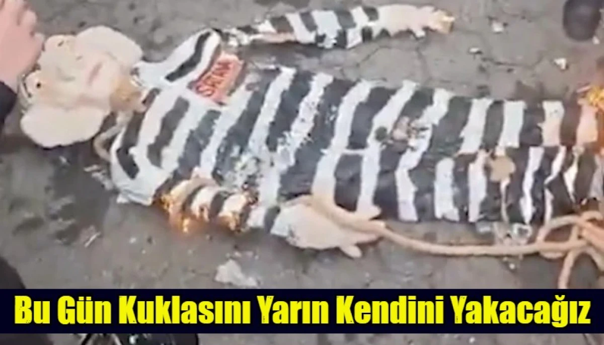  BM Genel Merkezi &ouml;n&uuml;nde Netanyahu'nun kuklası ateşe verildi