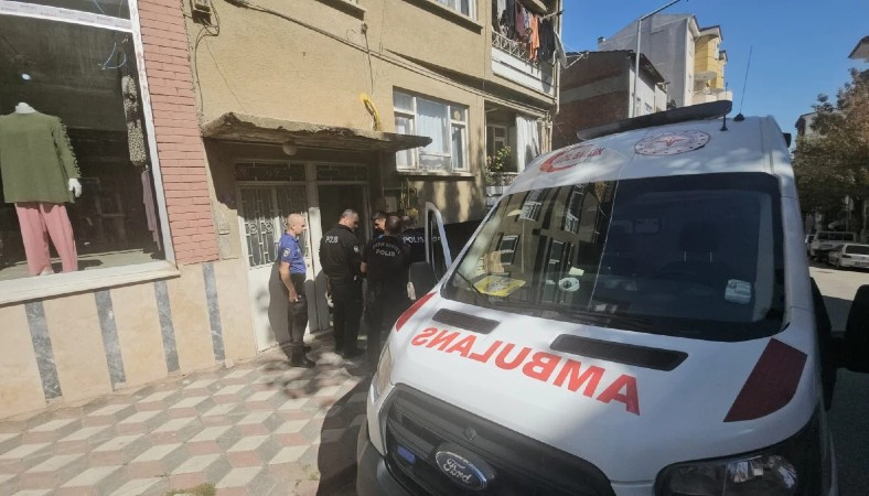 Çamaşır Asarken Komşusunun Cesedini Gördü