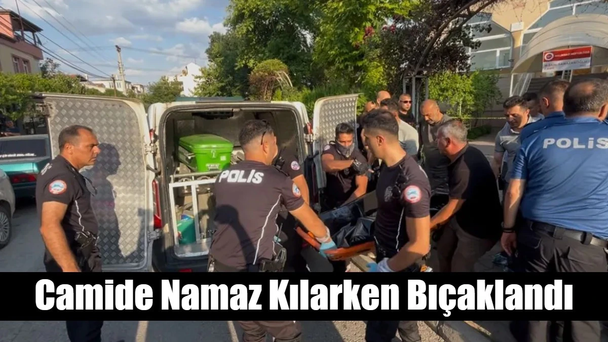 Camide Namaz Kılarken Bıçaklandı