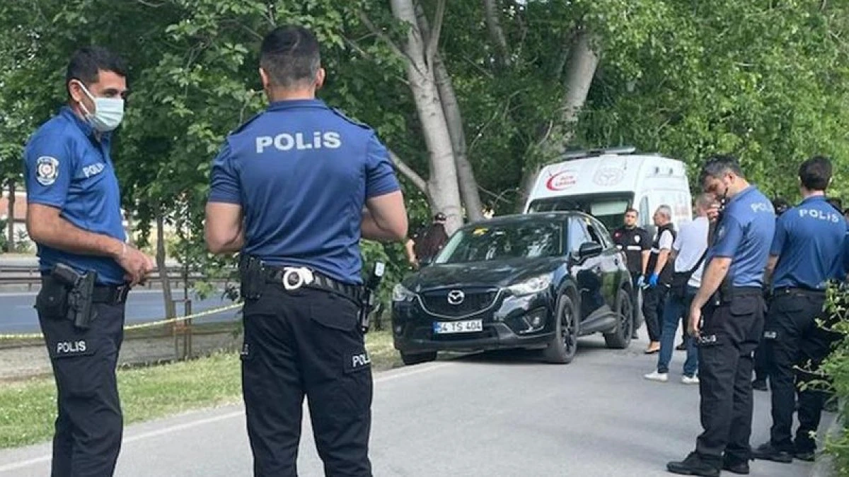 Camları Kırık Araba'dan Ceset &Ccedil;ıktı!