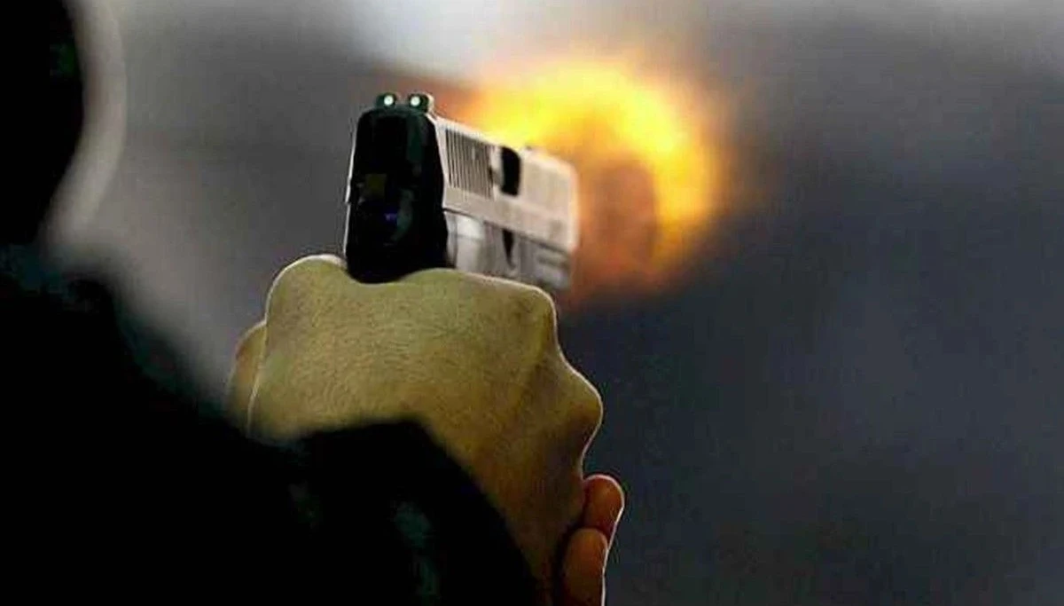 Çarşının Örtasında Silahlar Konuştu