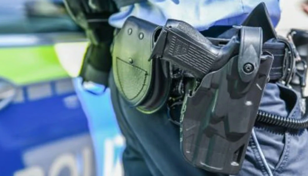 &Ccedil;atışmadan Ka&ccedil;an 2 Kadın Polis Meslekten Atıldı