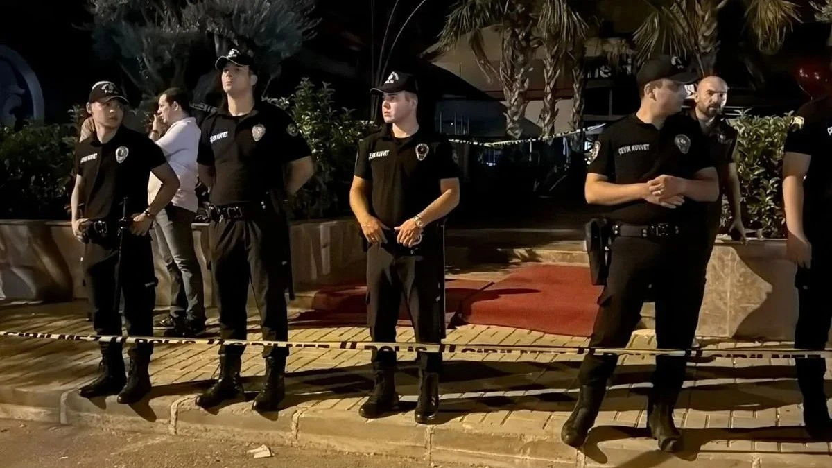 &Ccedil;eteler Arası Silahlı &Ccedil;atışmada 3 İnsan Ağır Yaralandı
