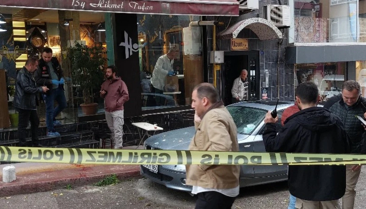 Ceza Evi Müdürünü Öldüren Katil Berber Dükkanında Silahlı Saldırıya Uğradı