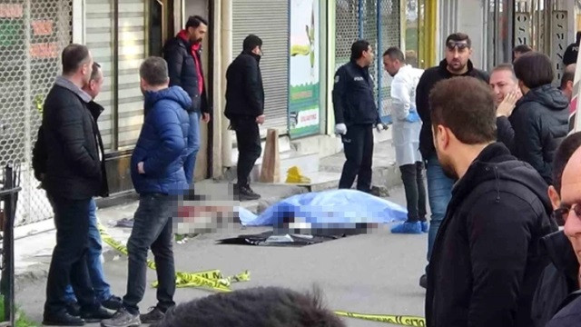 Cinnet getiren koca, eşini vurup aynı silahla intihar etti