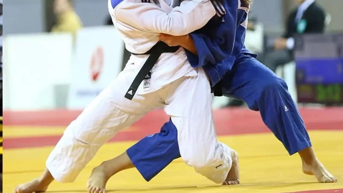 &Ccedil;ocuğu Uyurken İstismar Eden  Sapık Antren&ouml;r&uuml;n Cezası Belli Oldu