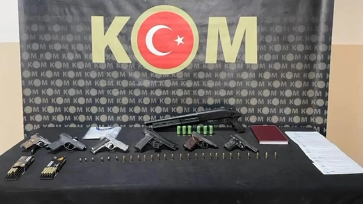 D&ouml;nmezler Su&ccedil; &ouml;rg&uuml;t&uuml;ne Operasyon: 12 Tutuklama