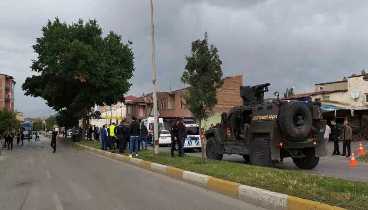 Erzurum&rsquo;da Silahlı &Ccedil;atışma: Polis Dahil 12 Yaralı