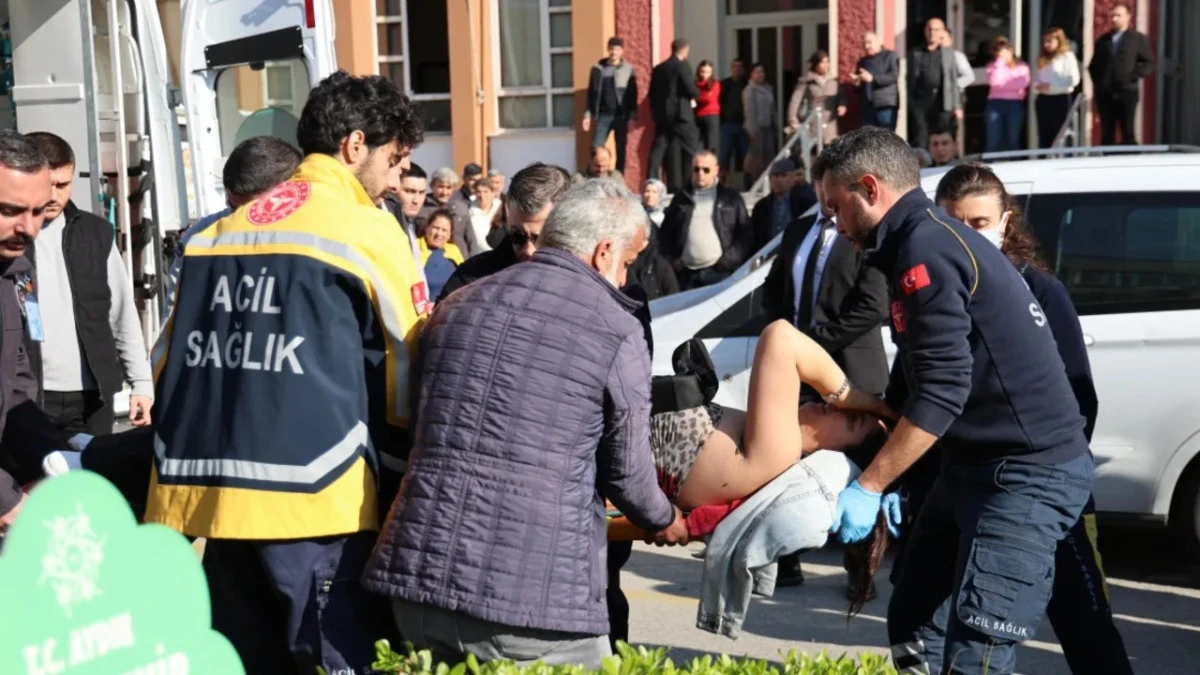 Eşini Sırtından Bıçakladı