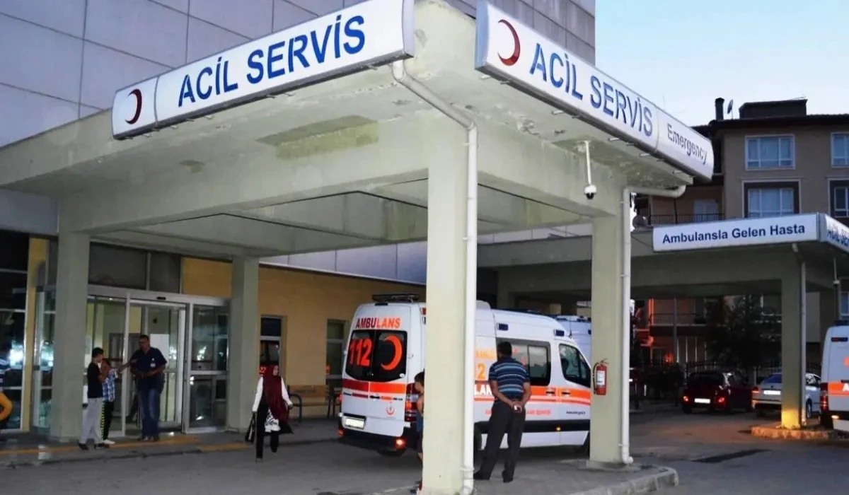 Evlat Acısı Yaşayan Baba Kaza İle Karısını Ezdi