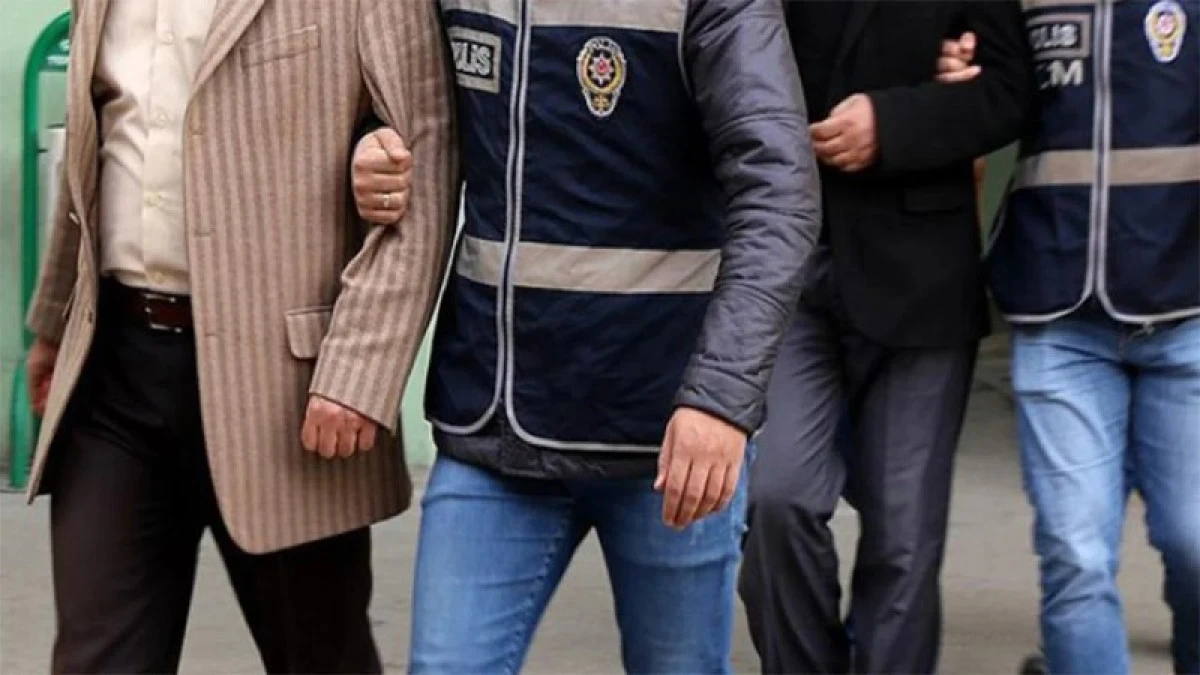 FET&Ouml;'n&uuml;n Akademisyen Yapılanmasına Operasyonda 2 Kişi Tutuklandı