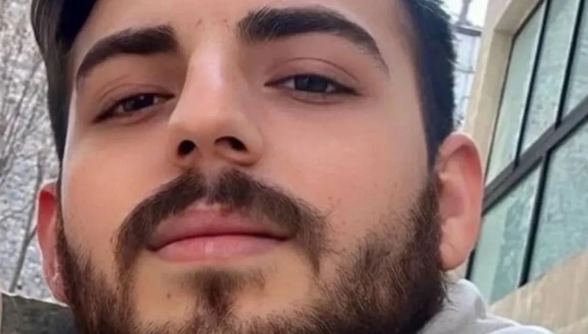 Havuza Çivileme Atlayan Genç Adamın Boynu Kırıldı