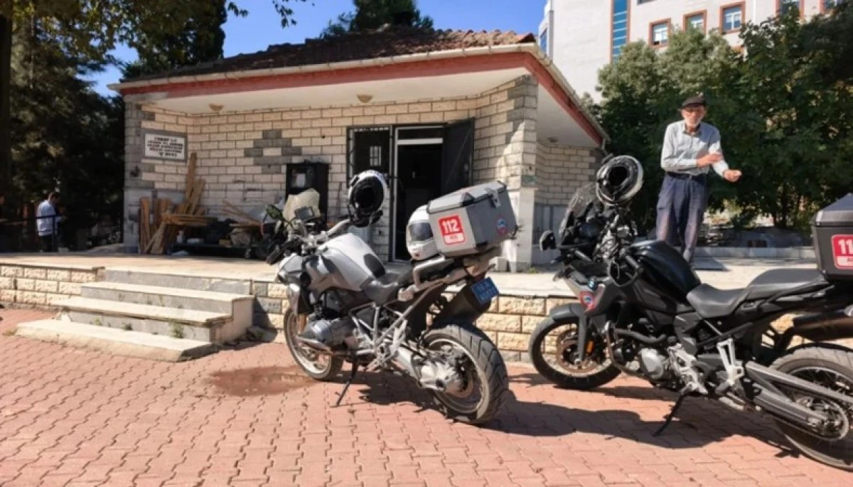 Husumetlisini Mezarlıkta Sıkıştırıp Balta İle Başından Yaraladı