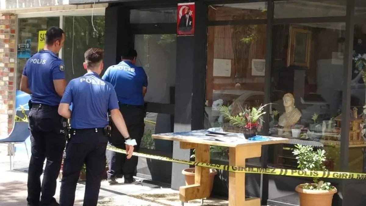  İş Yerinden Çıplak Cansız Bedeni Çıktı