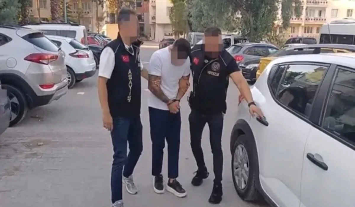 İzmir'de Sahte Ara&ccedil; Şebekesine Darbe