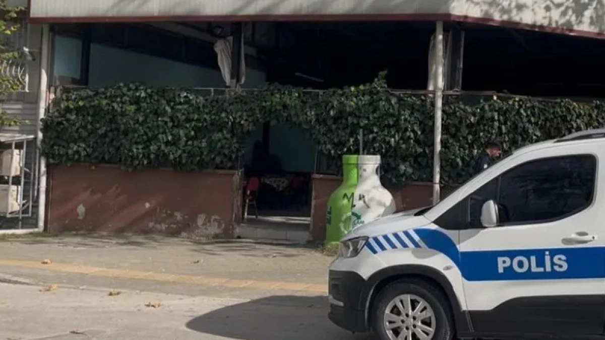 Kahvehaneyi Basıp, Eski Damadını Bıçakladı