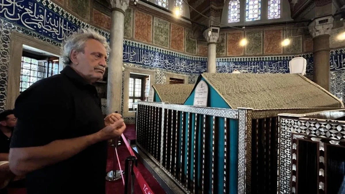 Kanuni Sultan S&uuml;leyman Kabri başında Dualarla Anıldı