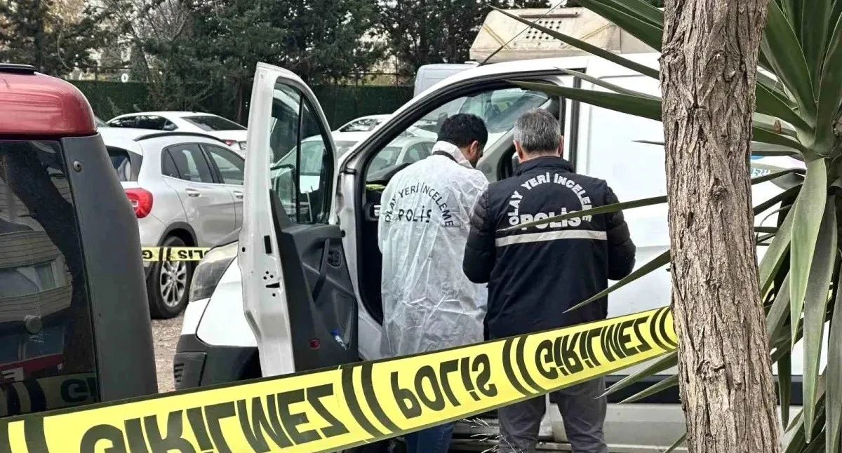Kargo Çalışanı Araç İçerisinde Ölü Bulundu