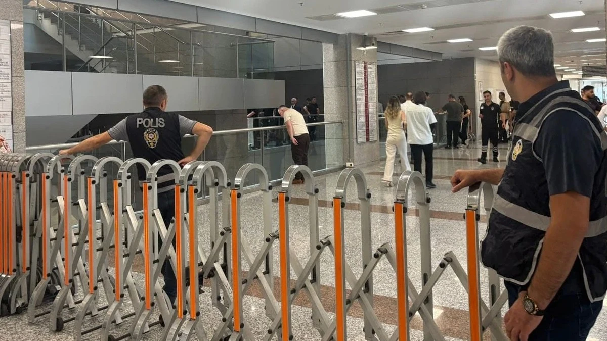 Kelep&ccedil;eli Halde 6. Kattan Atlayarak İntihar Etti