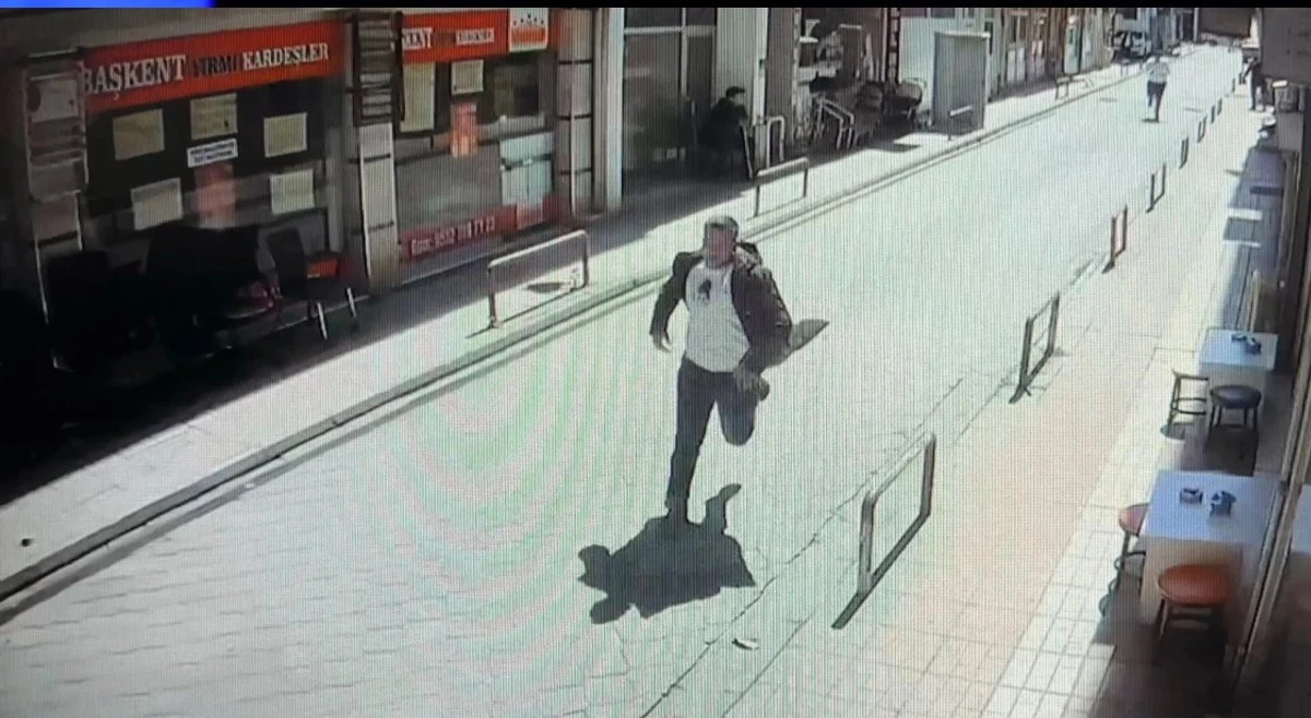 Kız Kardeşini Kaçıran Adamı Vurdu