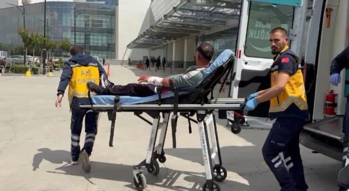 Kızını Boşamak İsteyen Damanı Bıçakladı