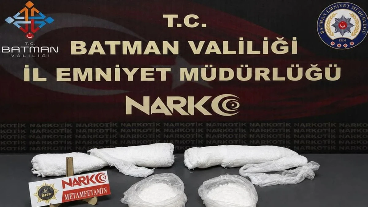 Kolundaki Al&ccedil;ıya 1 Kilo Uyuşturucu Gizleyen Şahıs Tutuklandı