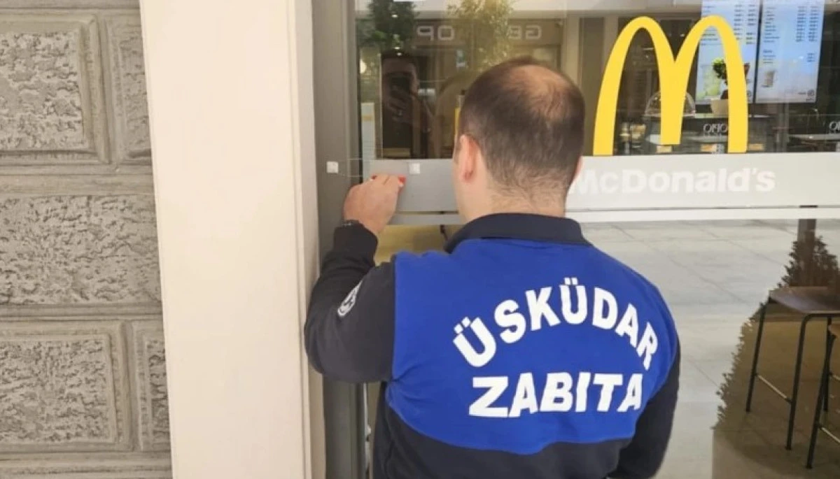 McDonald's'ın &Uuml;sk&uuml;dar Şubesi Boykot Sonucu M&uuml;h&uuml;rlendi