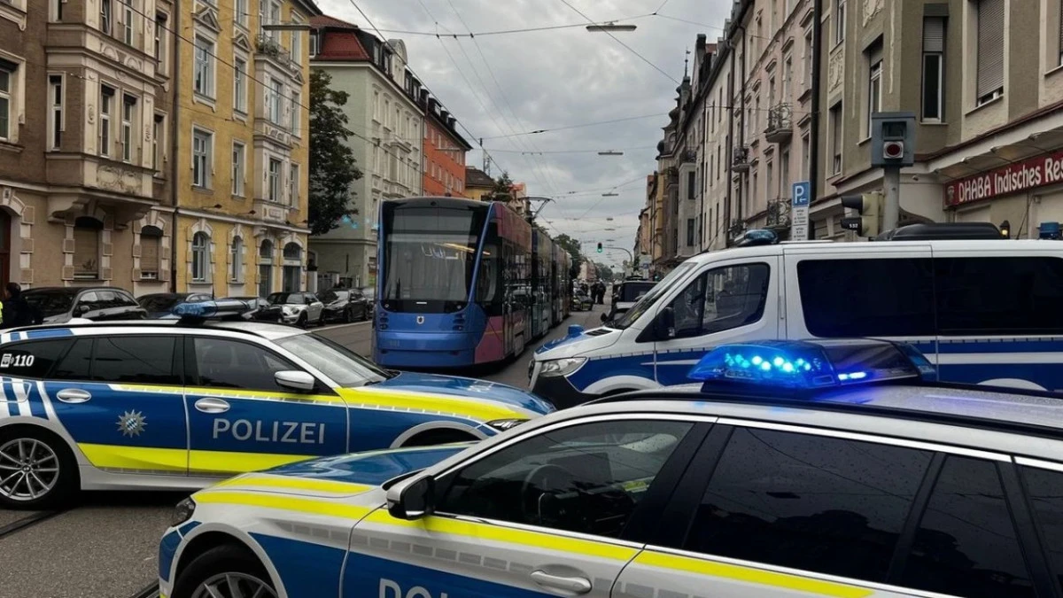 M&uuml;nih'te Polis, Softair Silah Taşıyan 14 Yaşındaki T&uuml;rk &Ccedil;ocuğunu vurdu