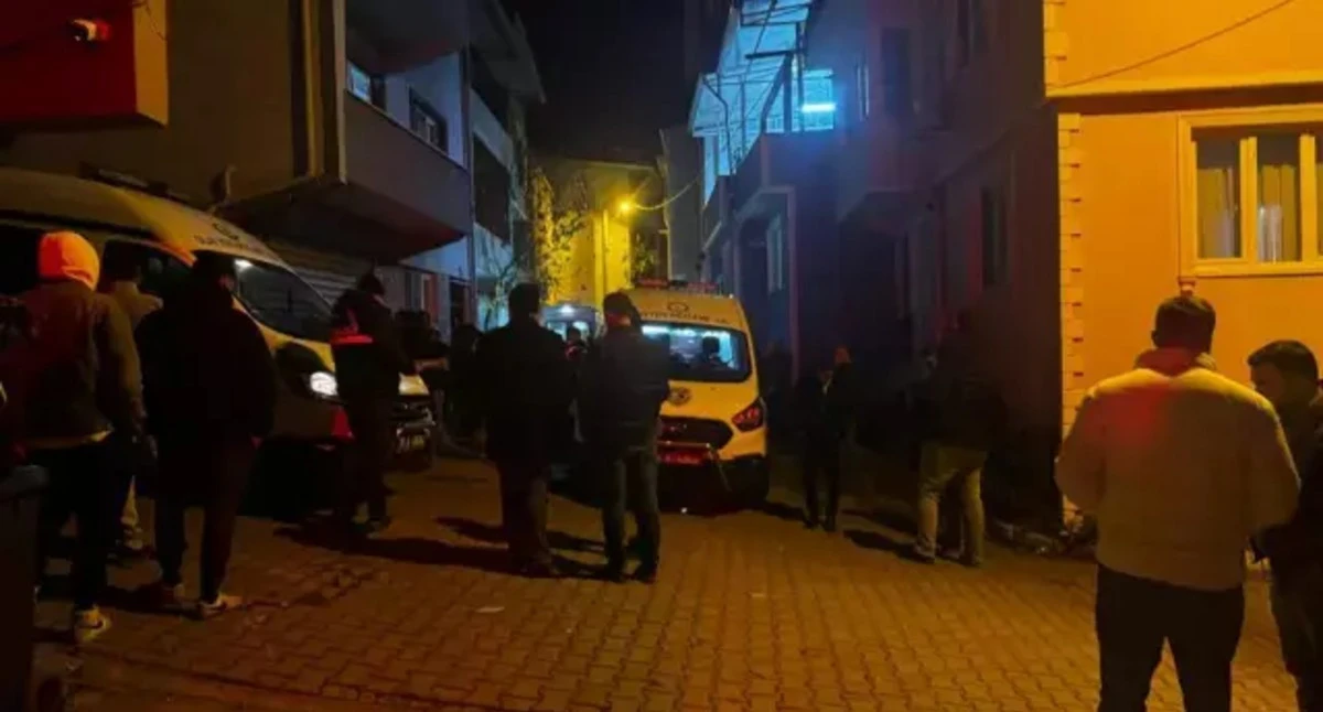 Nazmi Aybey Oturdukları Evin &Ccedil;atı Katında Asılı Halde, Kızı K&uuml;bra İse Yatakta &Ouml;l&uuml; Bulundu.