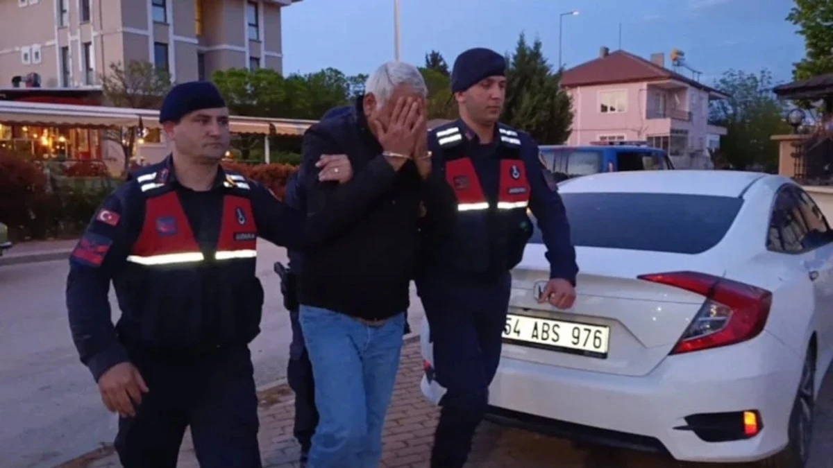 &Ouml;ğrencileri Taciz Eden Bakkal Tutuklandı