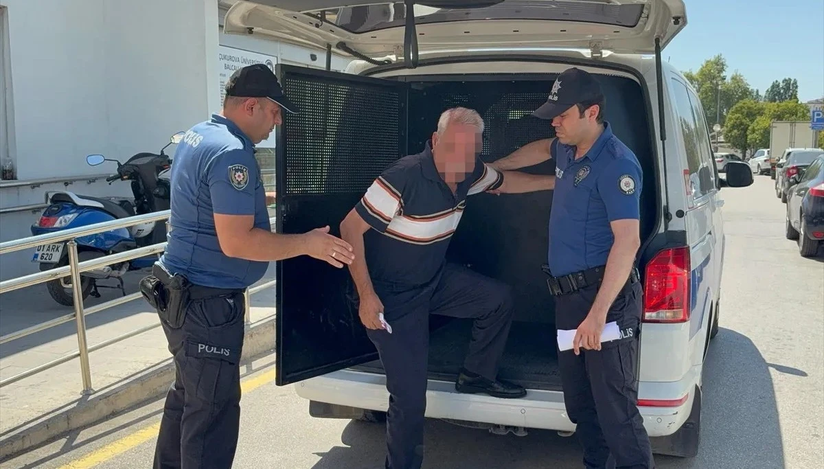 Otobüste Etek Altı Fotoğraf Çeken Emekli Hakime Gözaltı