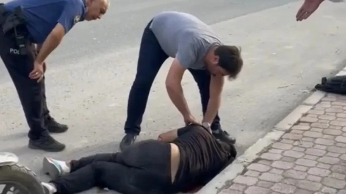 Öz Oğlunu Defalarca Bıçaklayarak Öldürdü