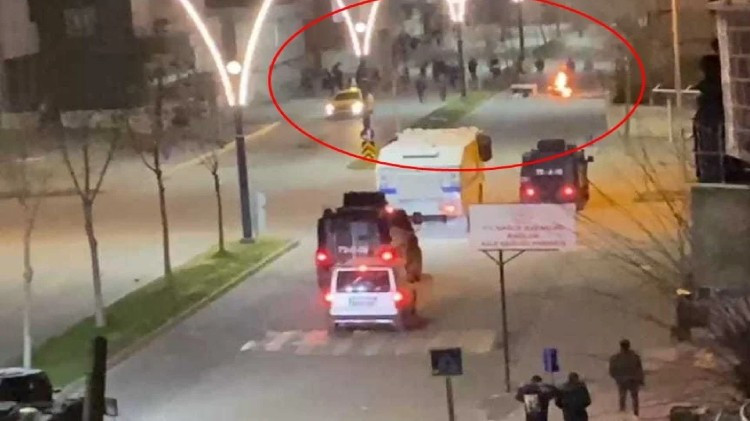 PKKDEM Partililer Batman'ı karıştırdı! Yol kesip ateş yaktılar