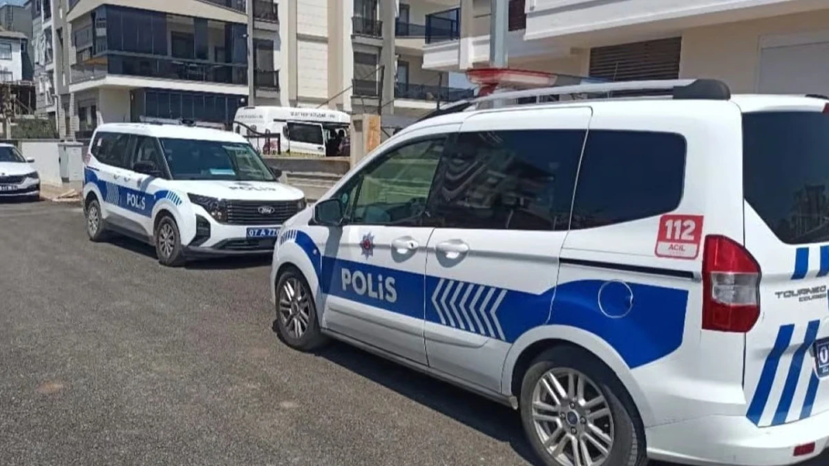 Polis Memuru 3 G&uuml;n &ouml;nce Taşındığı Evde Başından Vurulmuş Halde Bulundu