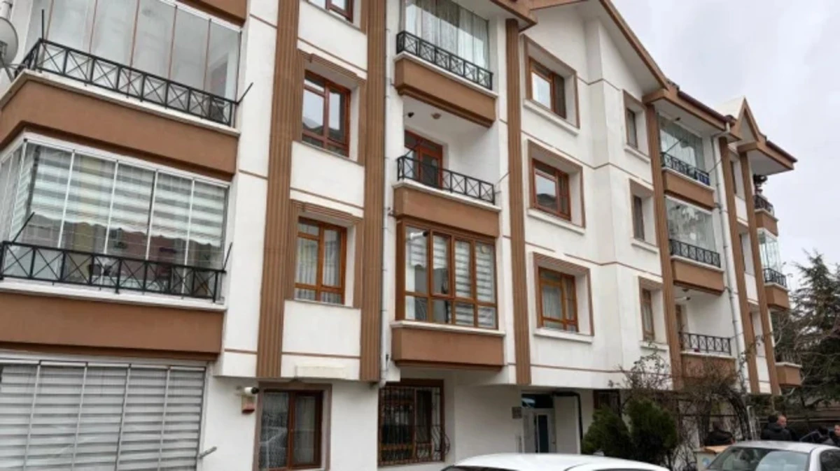 Sahte Polis Kıyafeti Giyerek Eski Nişanlısının Arkadaşını &Ouml;ld&uuml;rd&uuml;