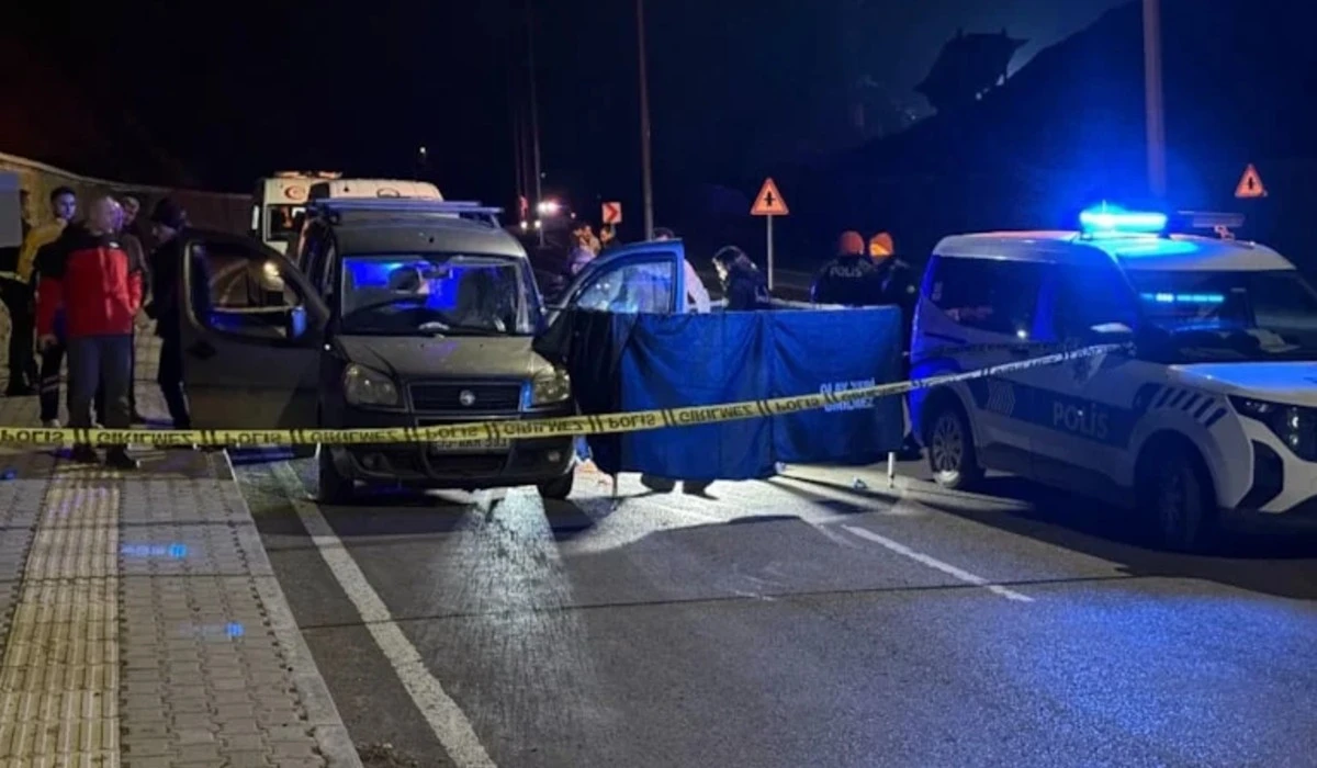  Sevgilisinin Boğazını Keserek &Ouml;ld&uuml;rd&uuml;