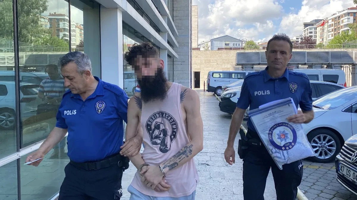 Sevgilisinin Dayısını Bıçakladı