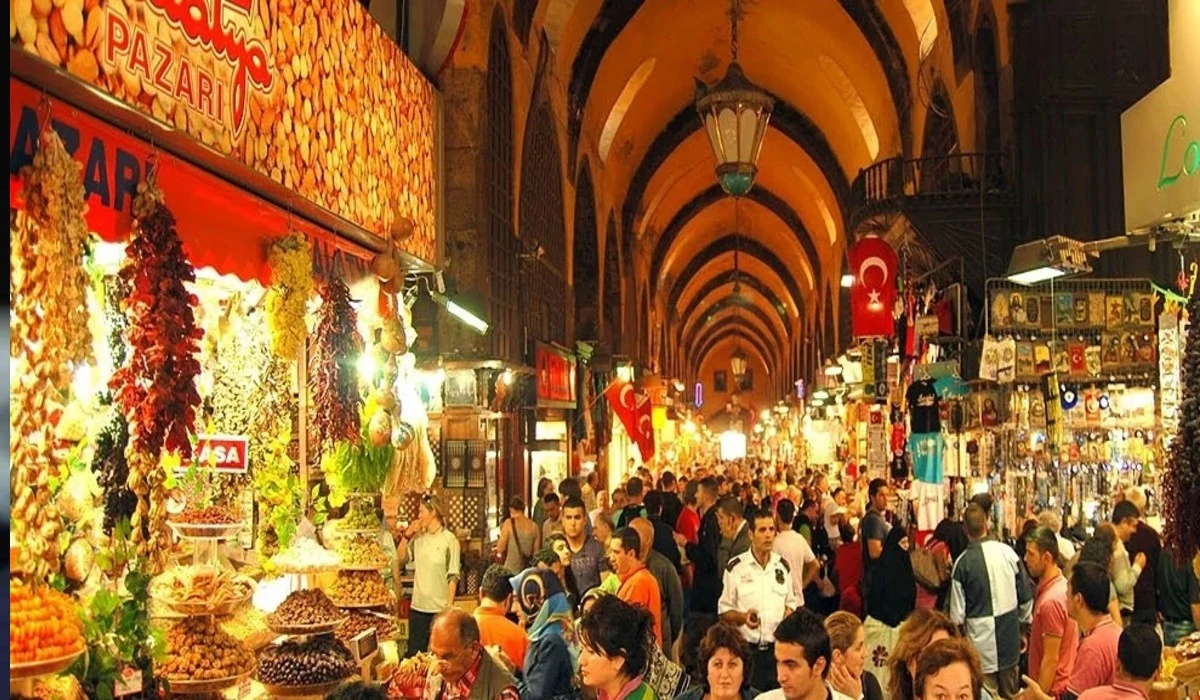 Tarihi Mısır &Ccedil;arşısı'nda Silah Sesleri