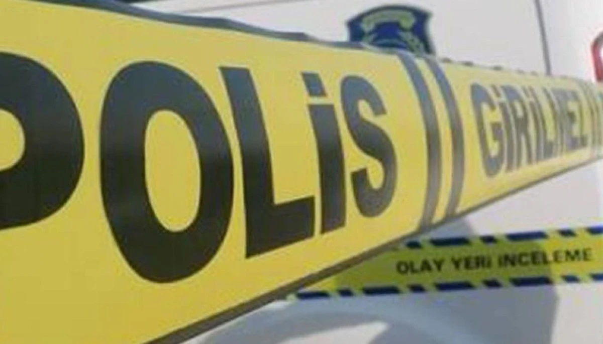Tartıştığı Erkek Arkadaşını Bı&ccedil;akladı