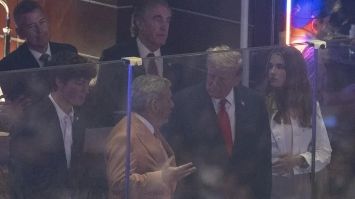 Trump'ı NBA Finalinde Yuhadılar 